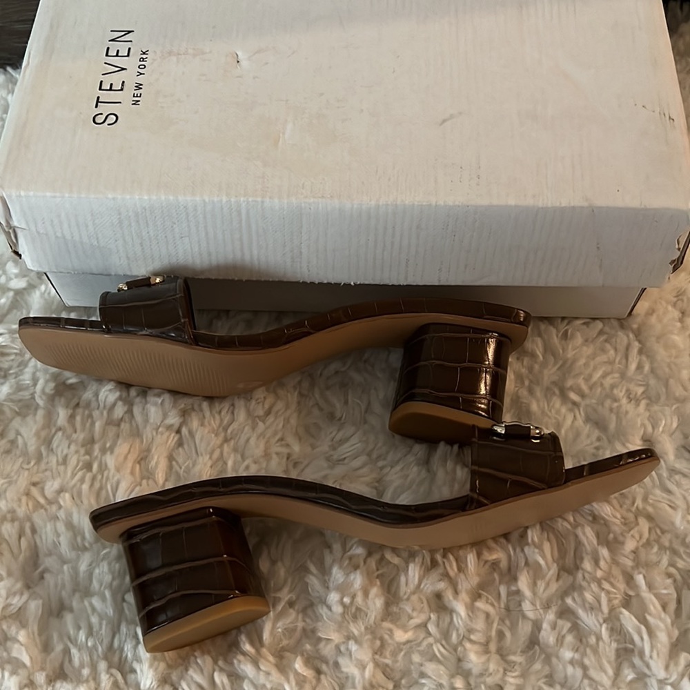 Comfy Steven By Steve Madden Block Heels - image 4